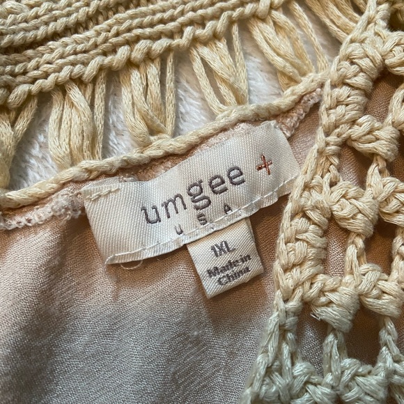 Cute tan top - Picture 2 of 2